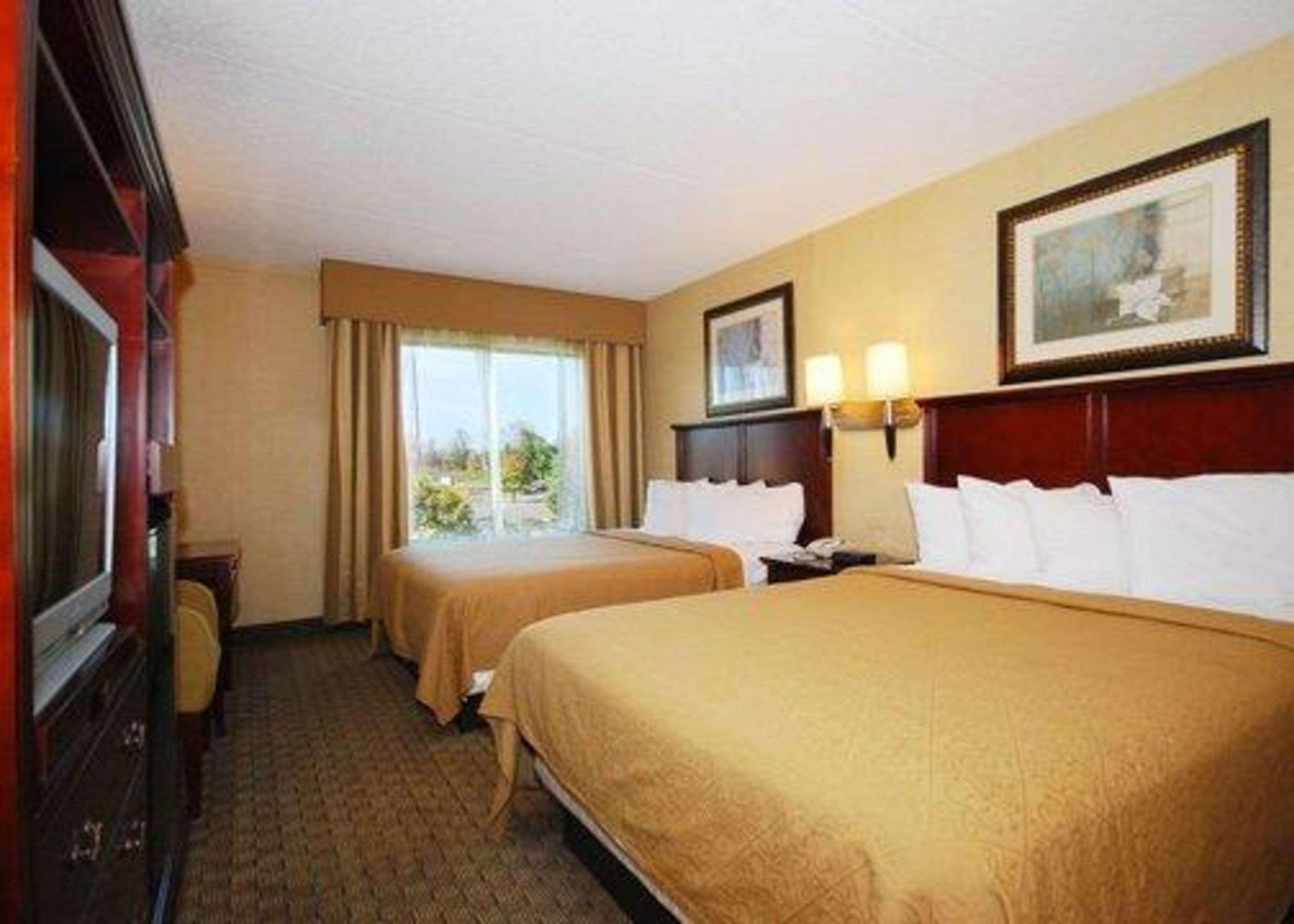 Quality Inn & Suites Bensalem Exterior foto